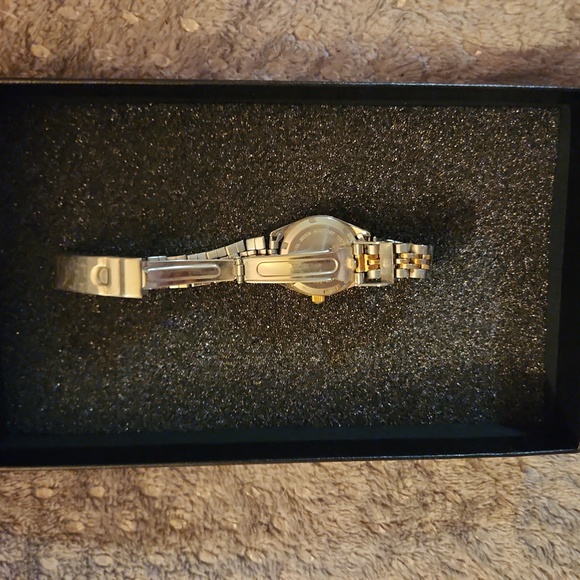 Watch - Picture 2 of 4